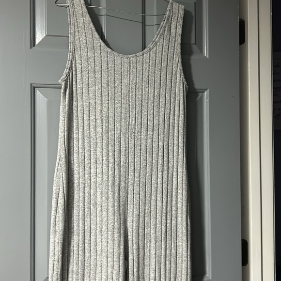 Cozy soft romper size large with tank top sleeves - Picture 2 of 4